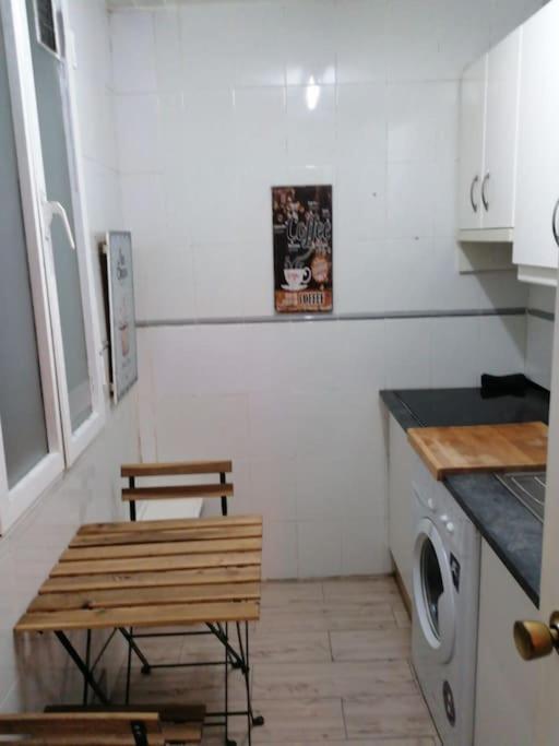 Sebastian Elcano, Apartamento Para 2 Con Terraza, Metro Embajadores Madrid Exteriör bild