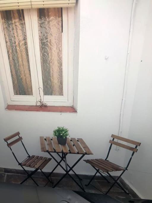 Sebastian Elcano, Apartamento Para 2 Con Terraza, Metro Embajadores Madrid Exteriör bild