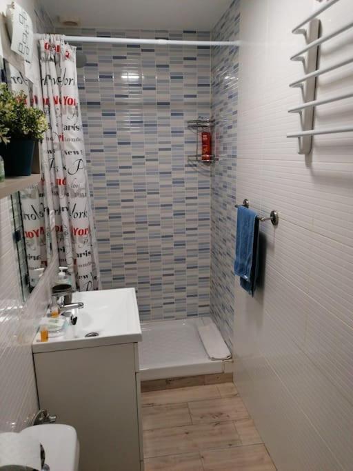 Sebastian Elcano, Apartamento Para 2 Con Terraza, Metro Embajadores Madrid Exteriör bild